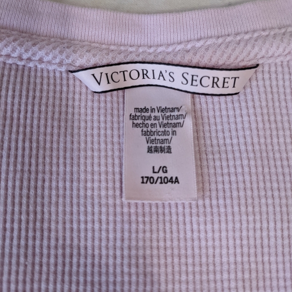Victoria's Secret V Neck Long Sleeve Top New - Picture 7 of 7